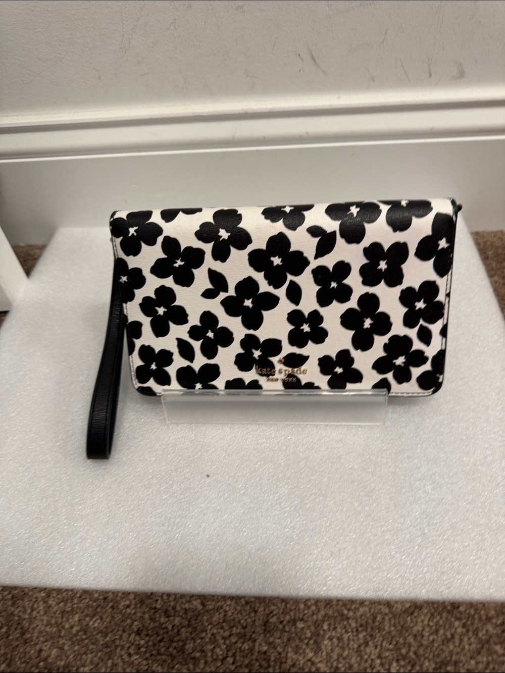 Kate spade Darcy floral print wristlet wallet clutch